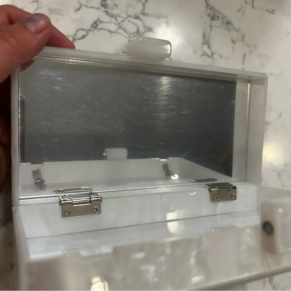 Mrs. White Marble Style Bridal Clutch w/‎ Chain